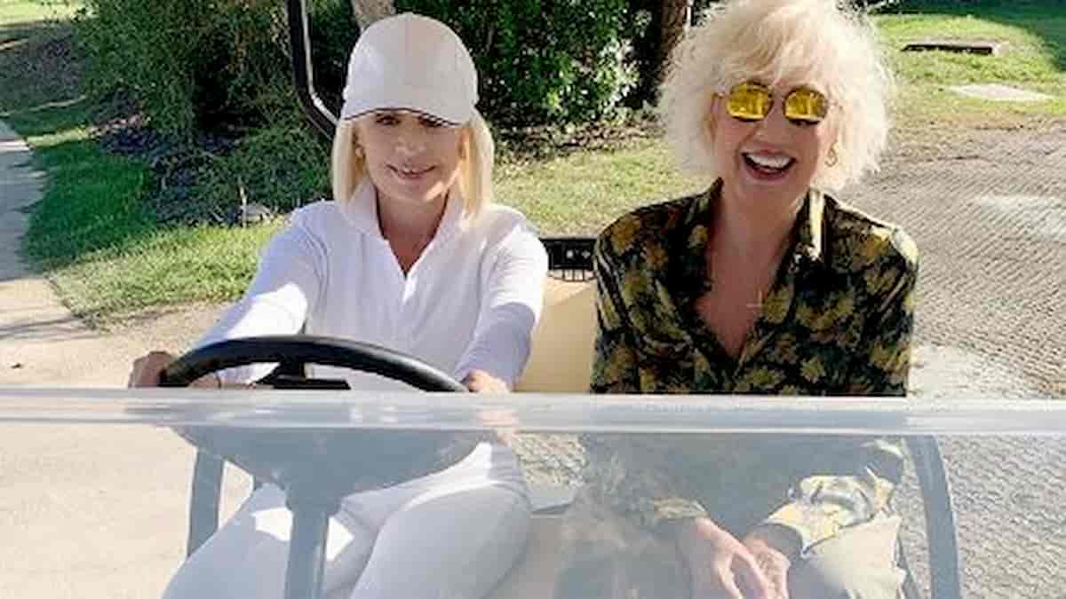 A Raccontare comincia tu, Loretta Goggi a Raffaella Carrà: "Quando mio marito Gianni Brezza mi chiamò squinzia..."