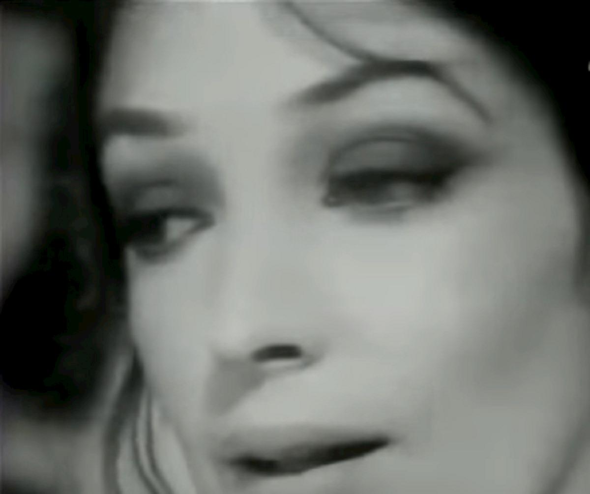 Marie Laforêt, la cantante-attrice francese muore a 80 anni