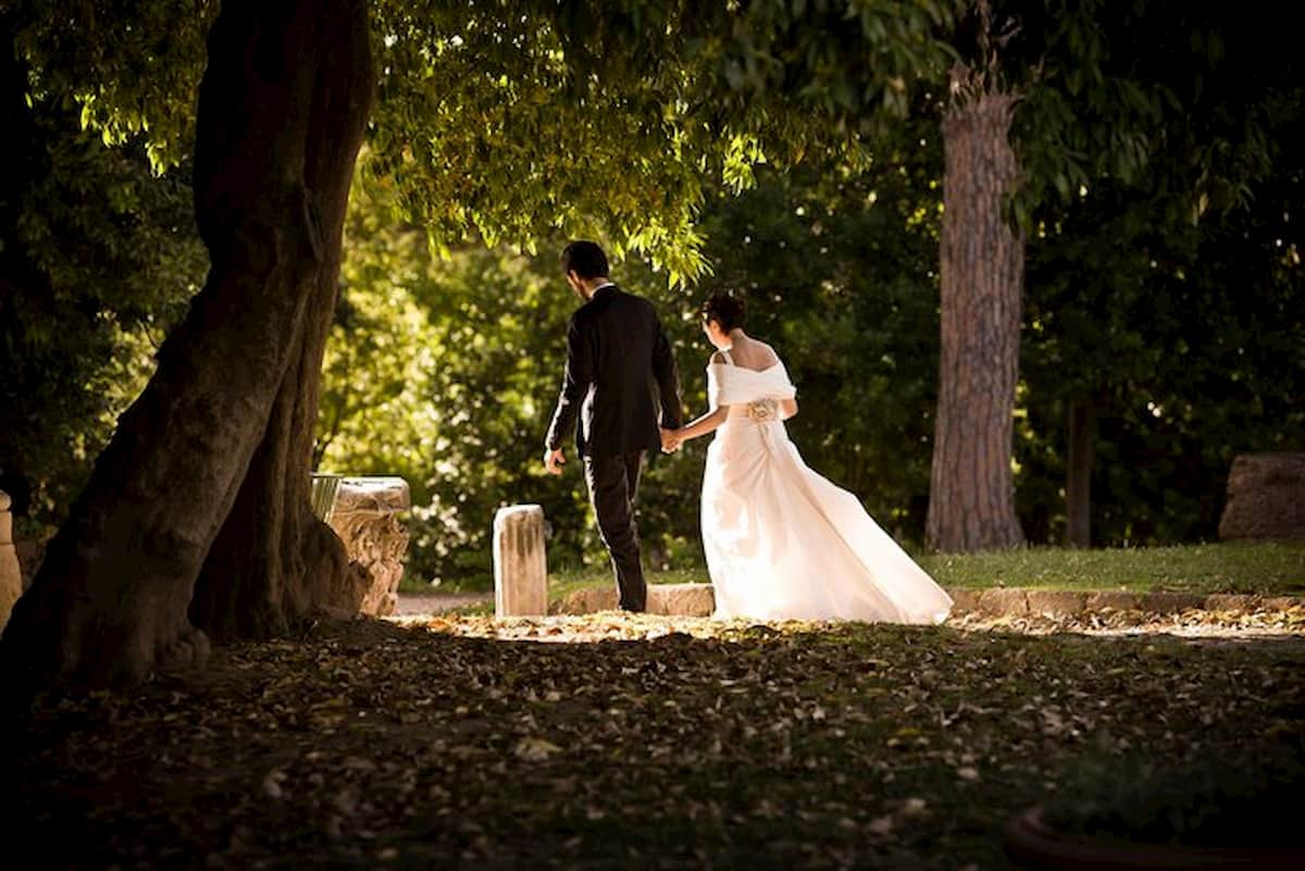 Matrimoni con rito civile superano quelli in chiesa. Ci si sposa di più, ma più tardi