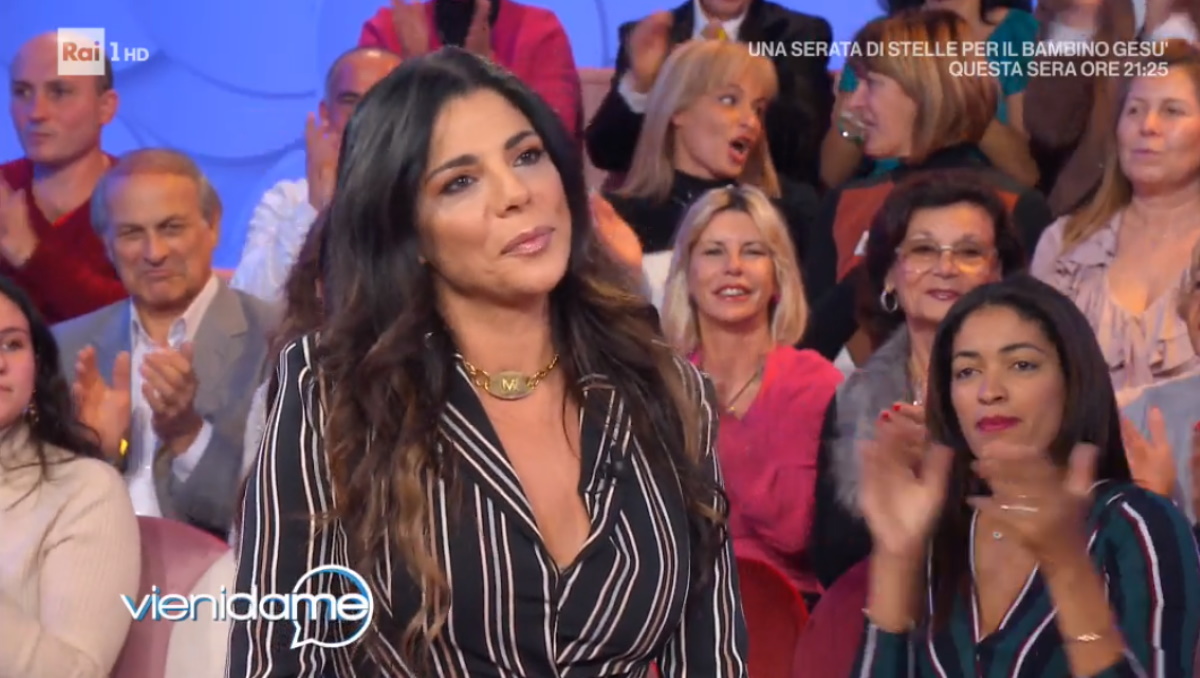 Mietta a Vieni da me difende Trottolino amoroso di Amedeo Minghi