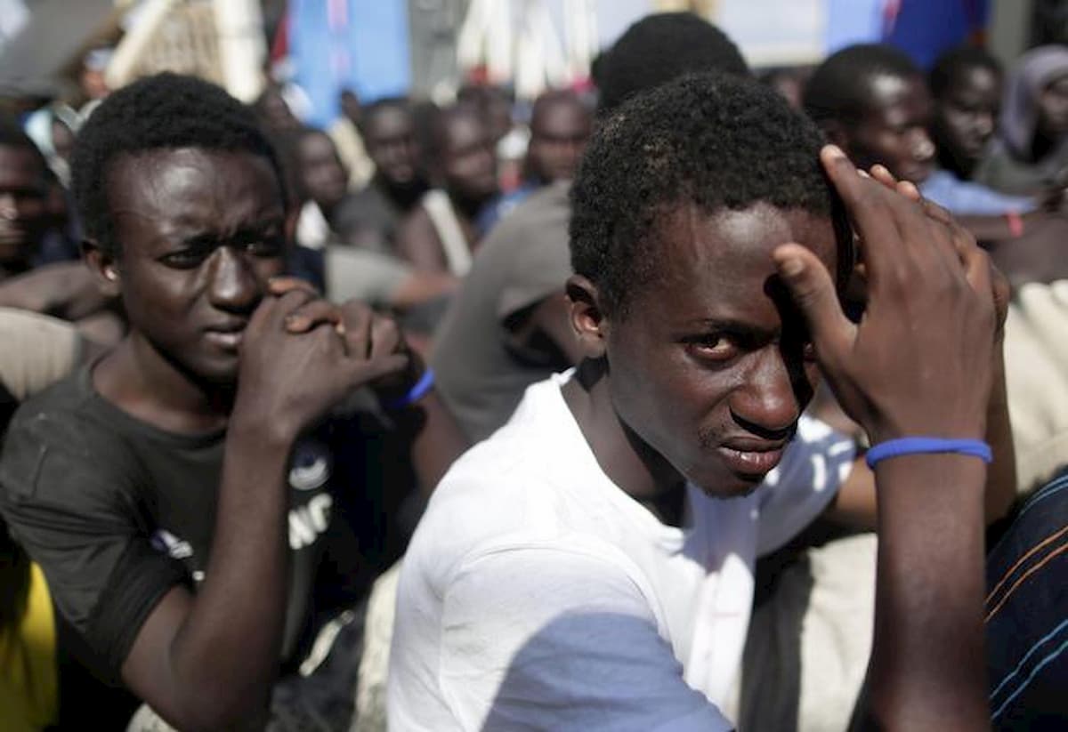 Francia: quote per favorire l'immigrazione economica