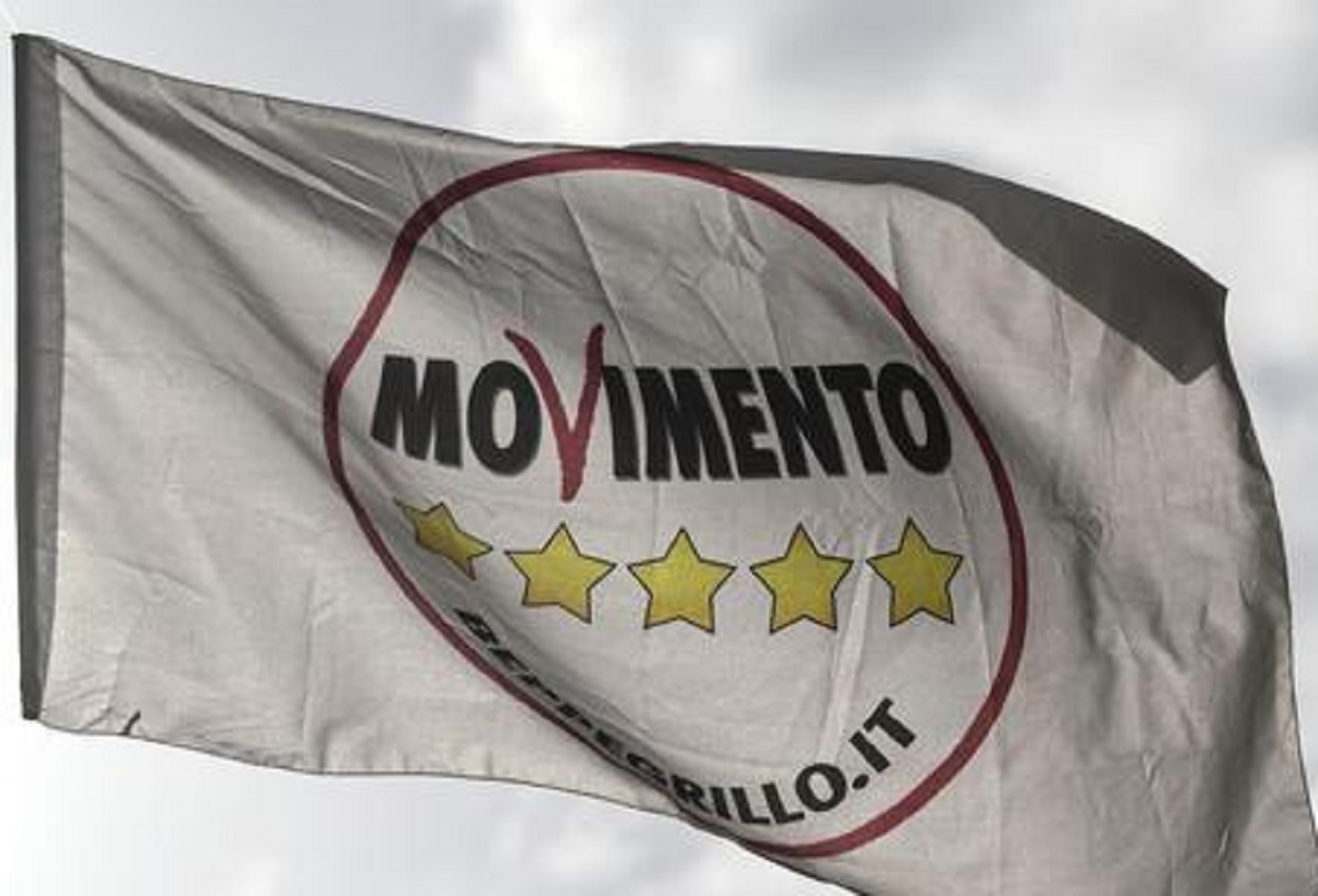 Una bandiera del Movimento 5 Stelle, Ansa