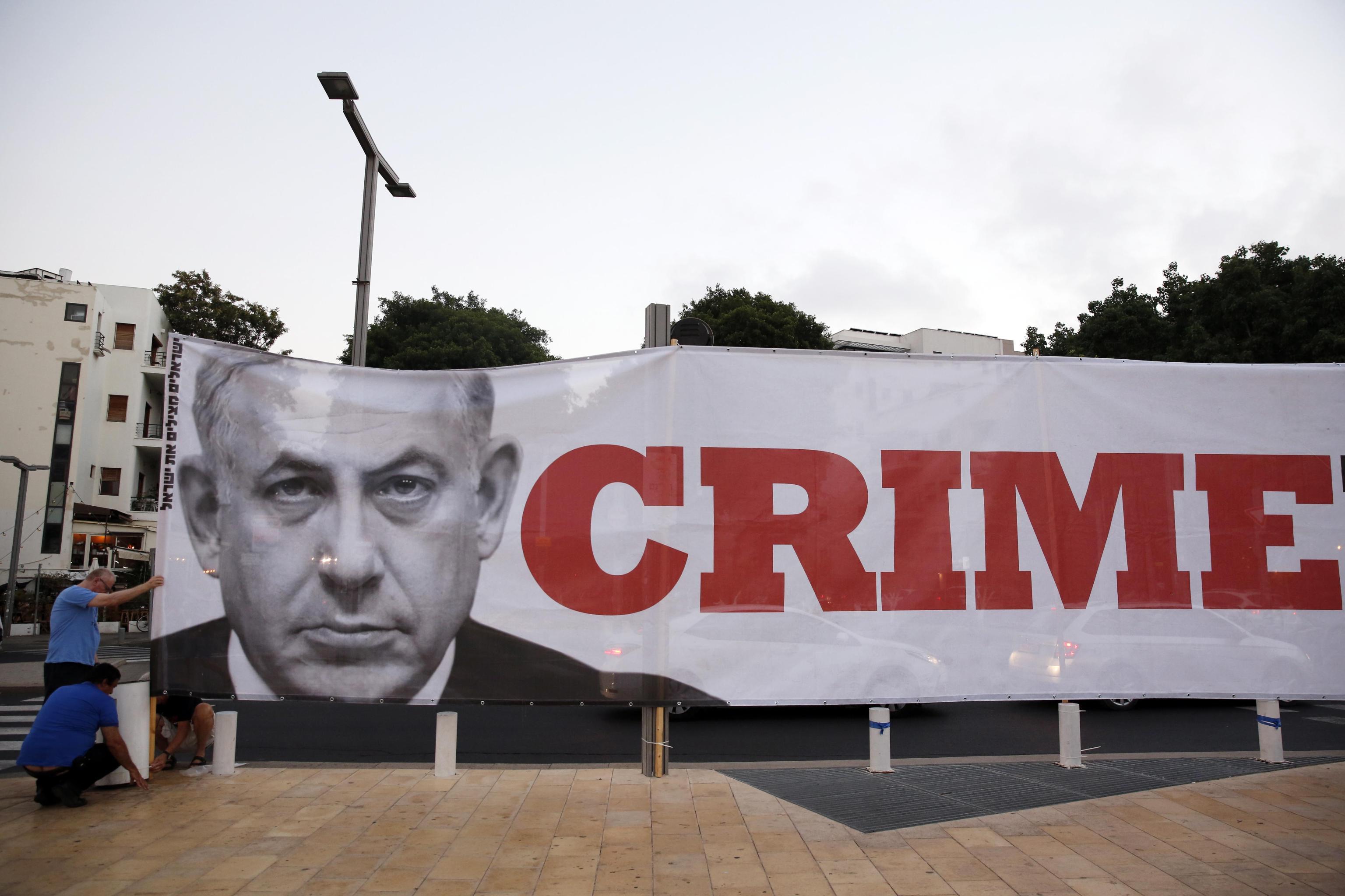 Netanyahu, premier Israele incriminato corruzione e frode