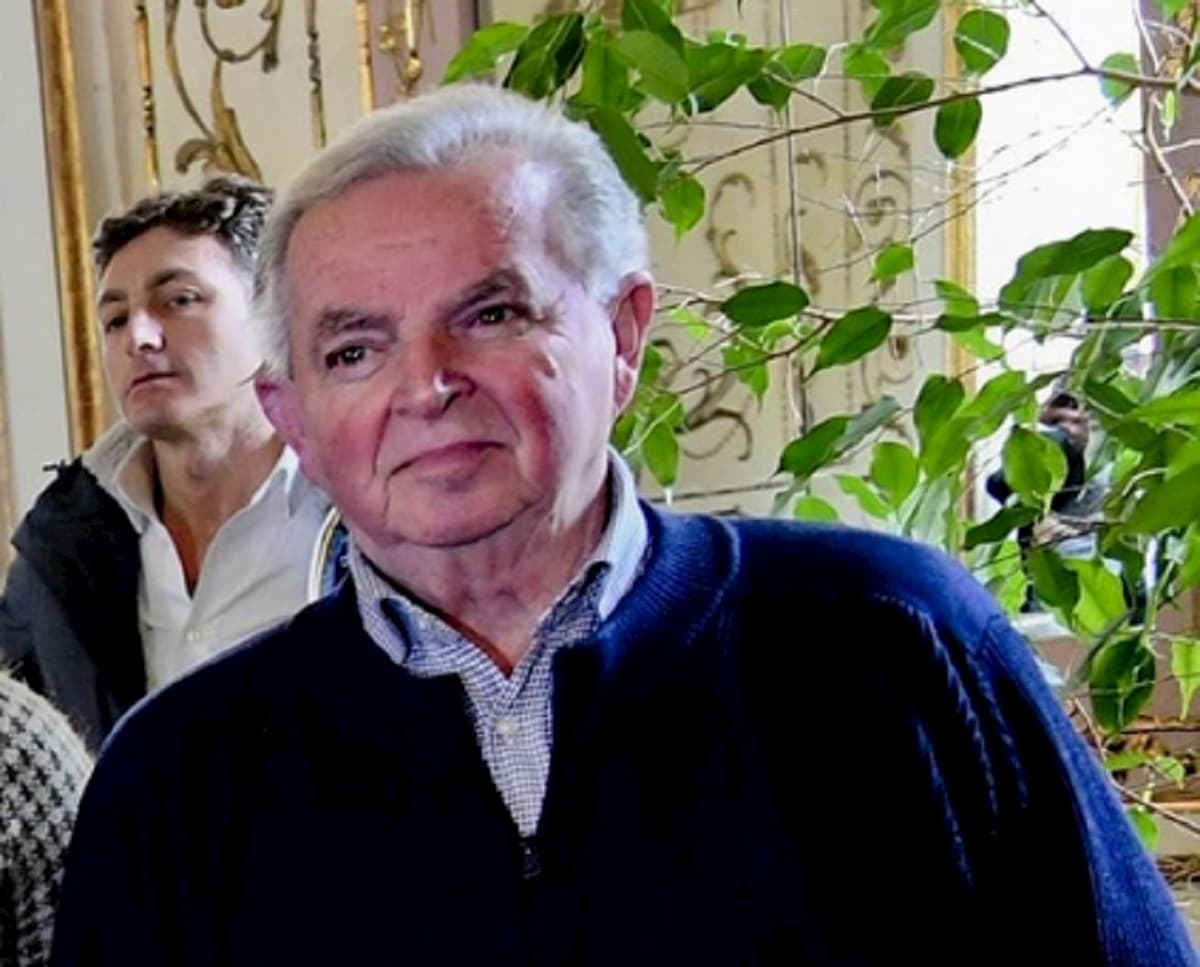 Franco Ortolani è morto, era senatore del M5s. Denunciò: "Ho due tumori per colpa della Terra dei Fuochi"