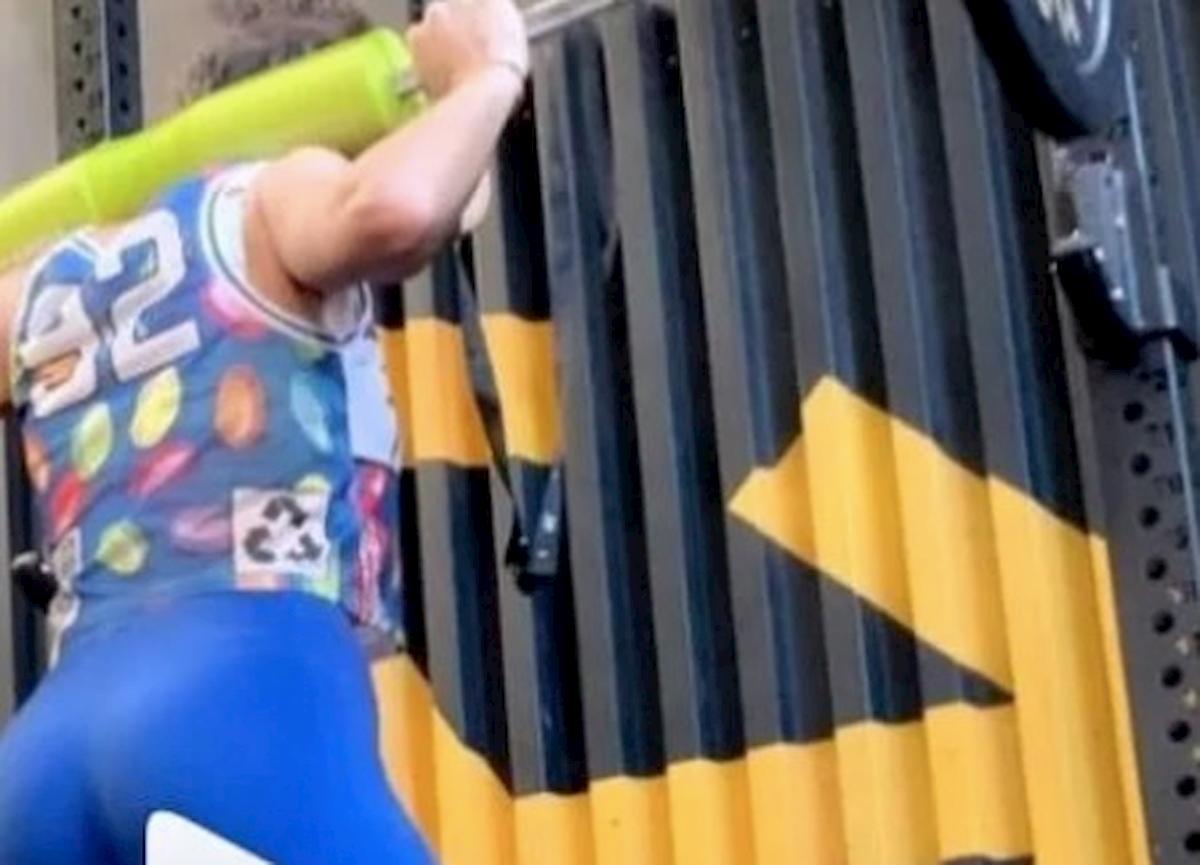 Raffaella Fico lato b Balotelli si complimenta su Instagram con commento colorito