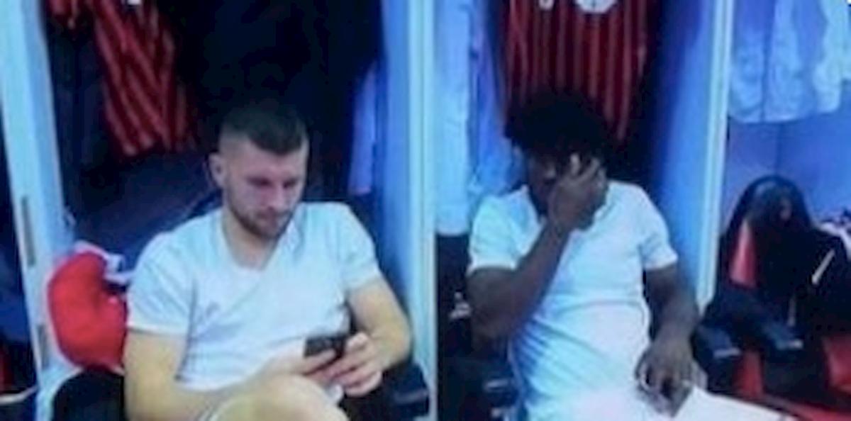 Milan Rebic Kessie al cellulare, tifosi furiosi sui social