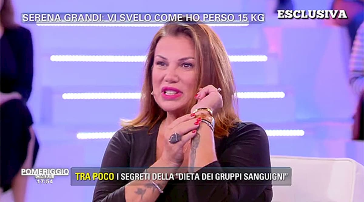 Pomeriggio 5, Serena Grandi: "Sono stata con Gianni Morandi, ma lui mi lasciò..."