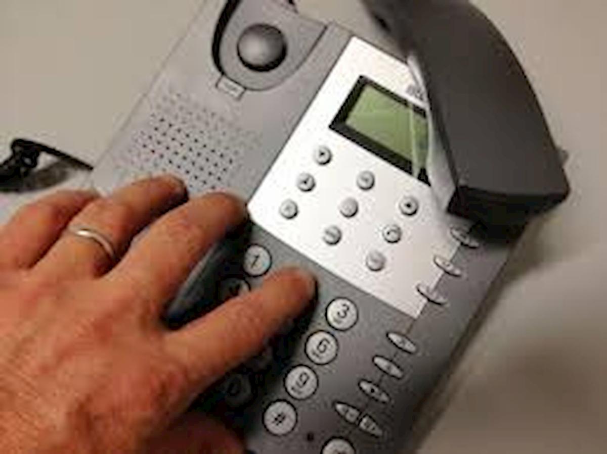 Parma, chiede disdetta del telefono: le addebitano bollette sconosciute per 10 anni