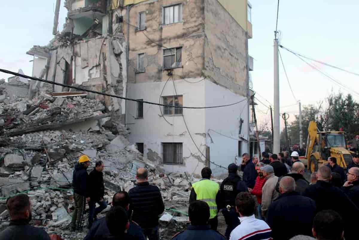 Terremoto Albania, scossa 6.5. Prime vittime, tanti sotto le macerie. Avvertito dalla Puglia alle Marche
