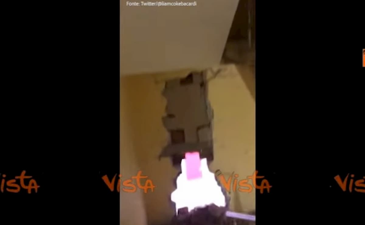 Terremoto Albania, l'interno di una palazzina danneggiata dal sisma VIDEO
