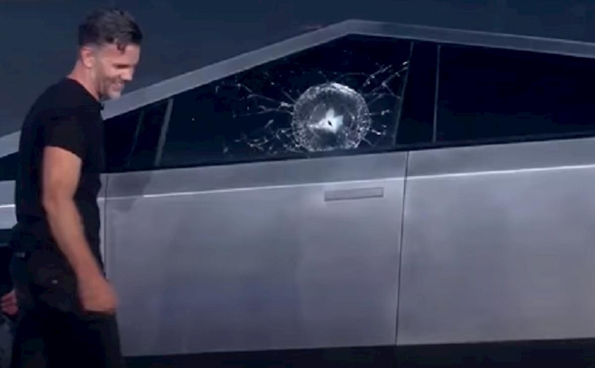 tesla test finestrini