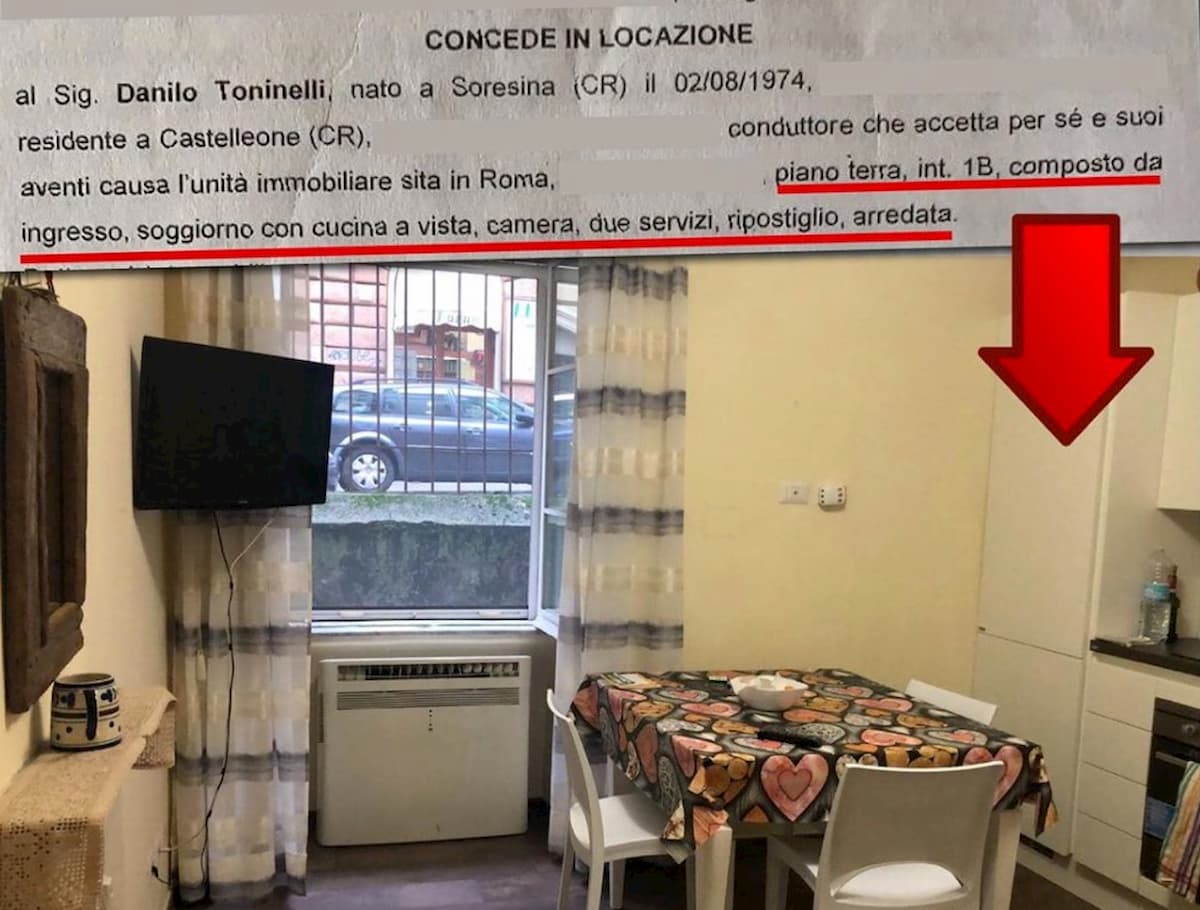 Danilo Toninelli ad Alessandro Sallusti: "Ecco la mia reggia: un bilocale da 30 mq" FOTO