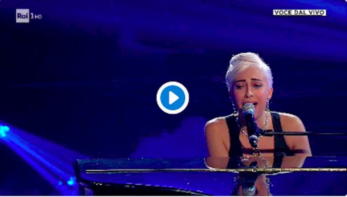 Tale e Quale Show, Veronica Perseo emoziona imitando Lady Gaga