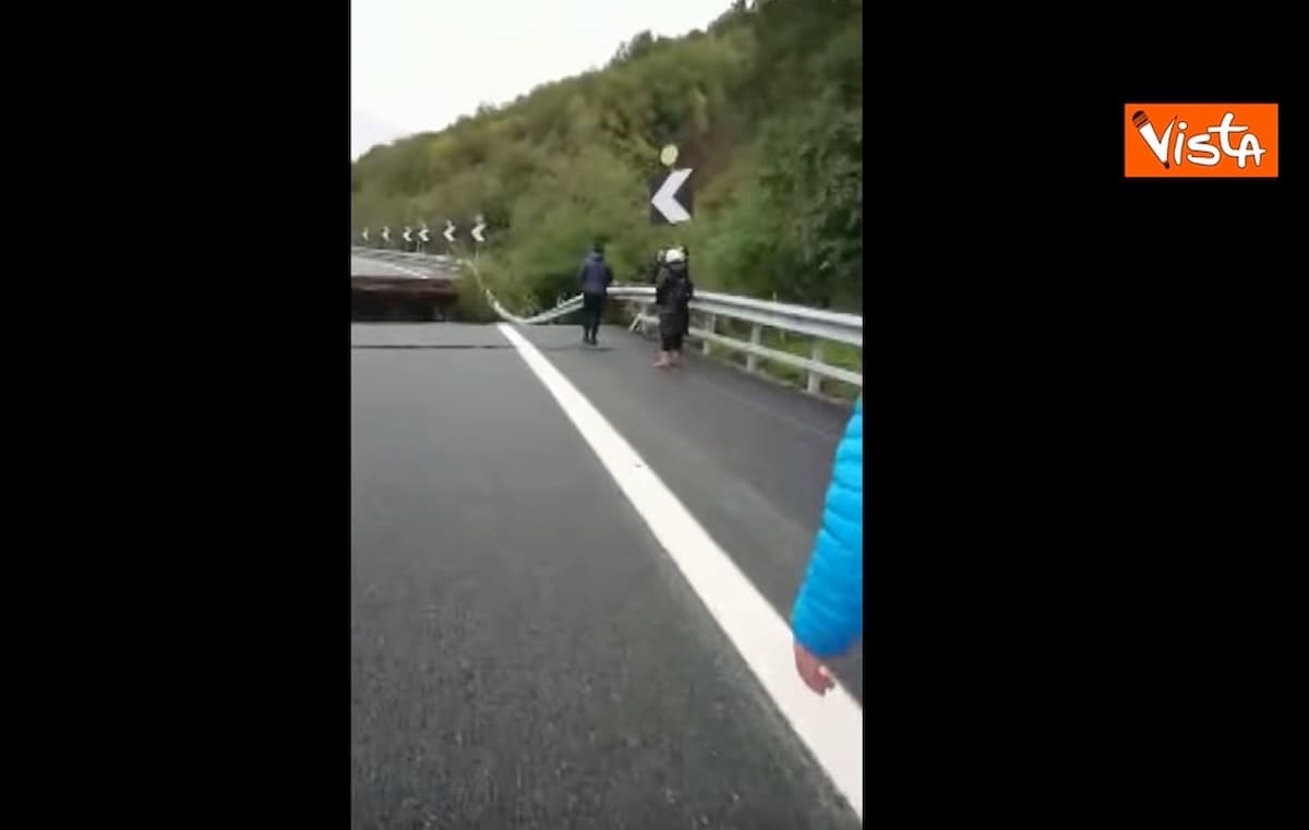 Viadotto crollato sull'A6 tra Savona e Altare: gli automobilisti increduli VIDEO