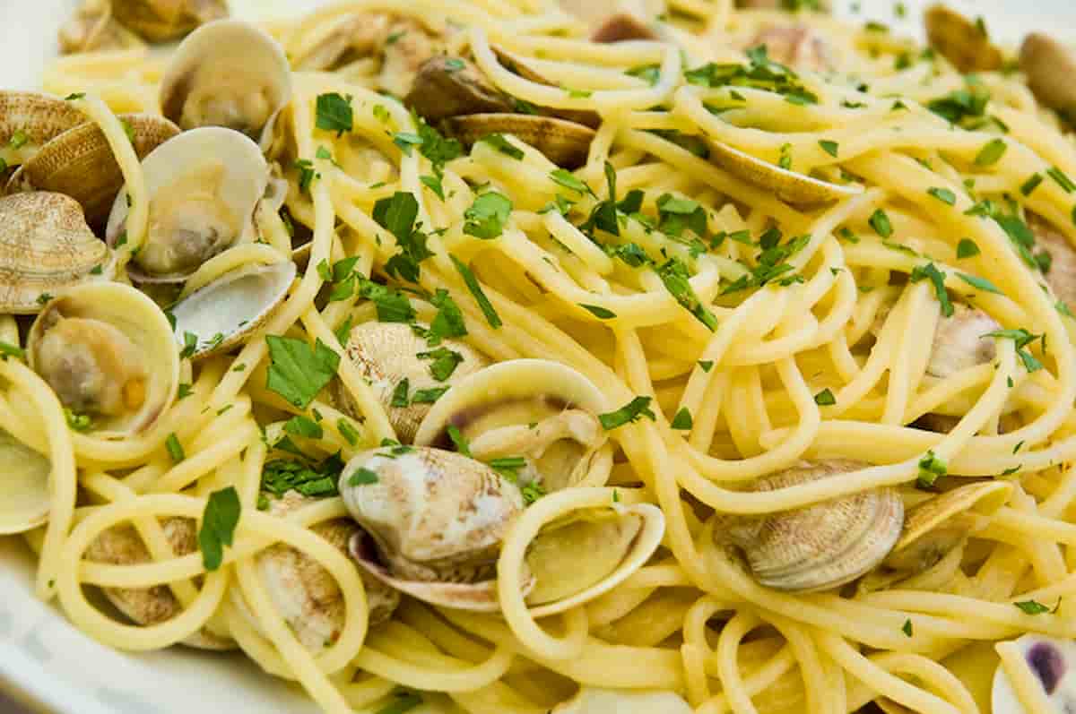 Vongole veraci uccise dal maltempo nell'Alto Adriatico: cenone di Natale a rischio