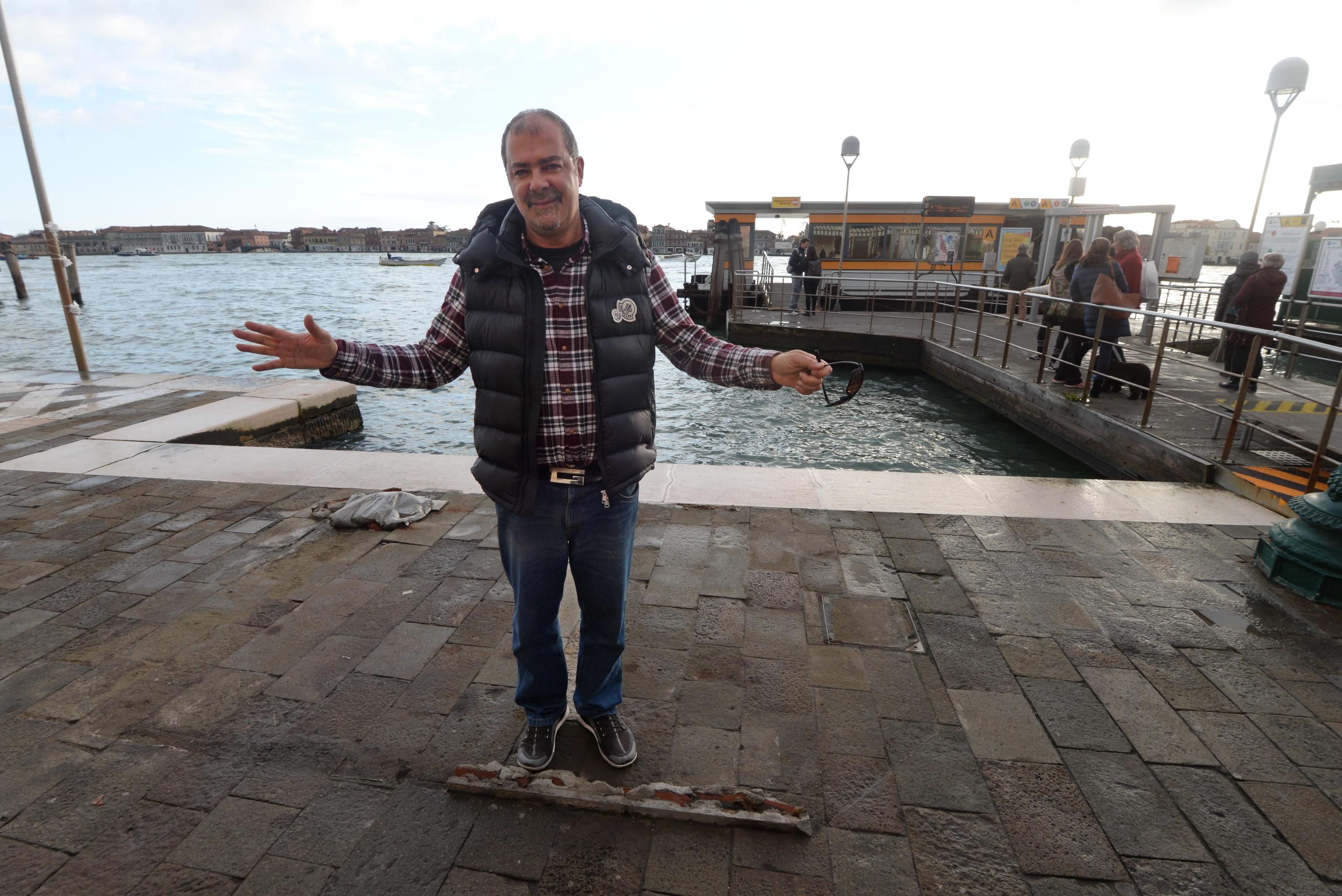 Venezia, edicolante Walter Mutti: Ho avuto paura di morire