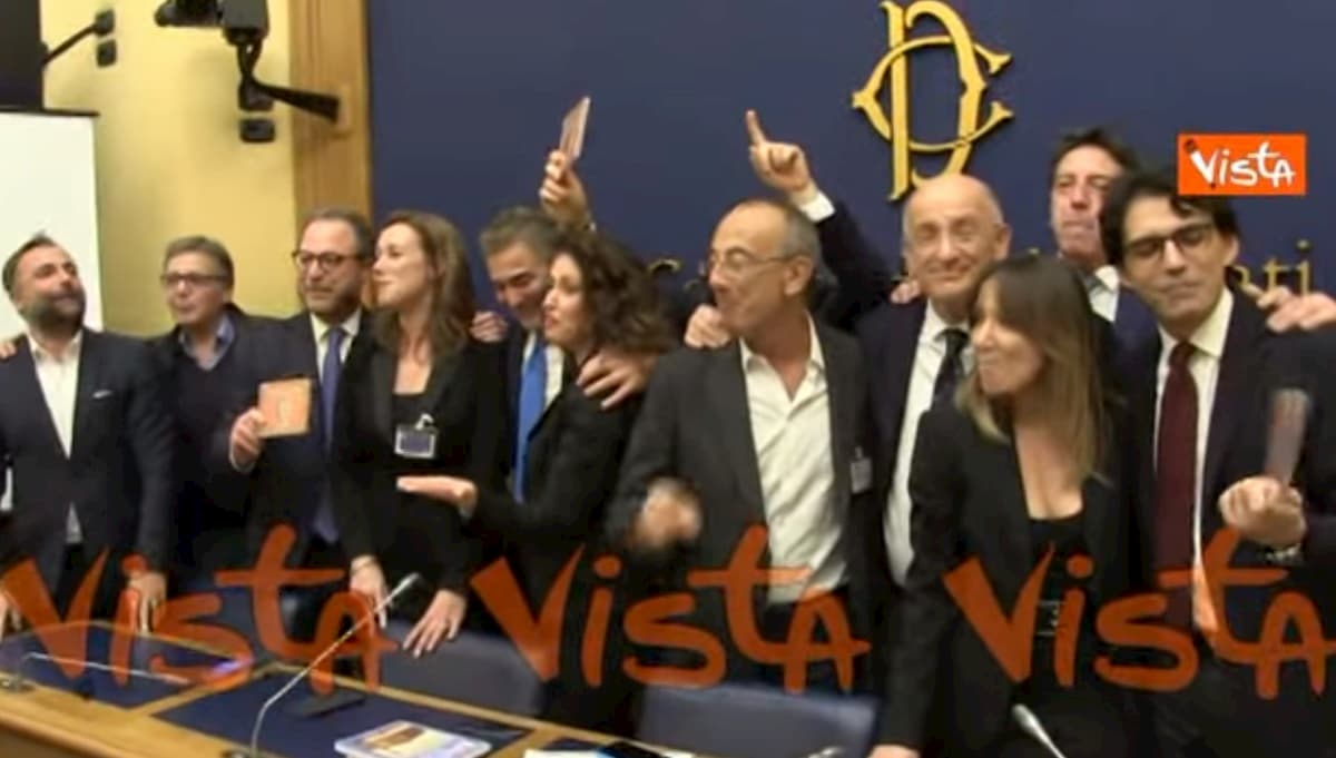 "Onorevoli auguri", presentata la canzone di Natale scritta dai Parlamentari VIDEO