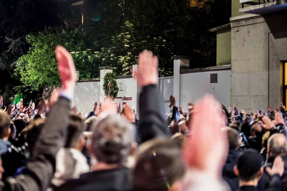 Milano, fecero il saluto romano in ricordo di Sergio Ramelli: chiesto processo per 28 estremisti