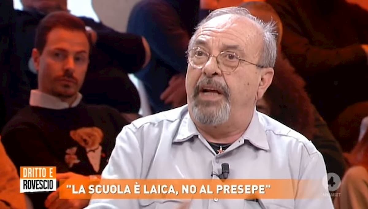 Dritto e Rovescio, Vauro: "Babbo Natale? Un ciccione ped*filo vestito di rosso"