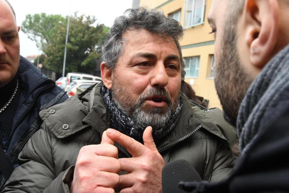 Alessio Feniello, papà di Stefano: Ucciso due volte, io multato per i fiori sulla tomba