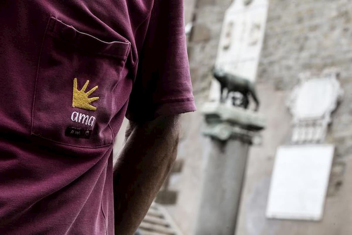 Ama, uno su tre inabile alla raccolta rifiuti. Allora come sono stati assunti?