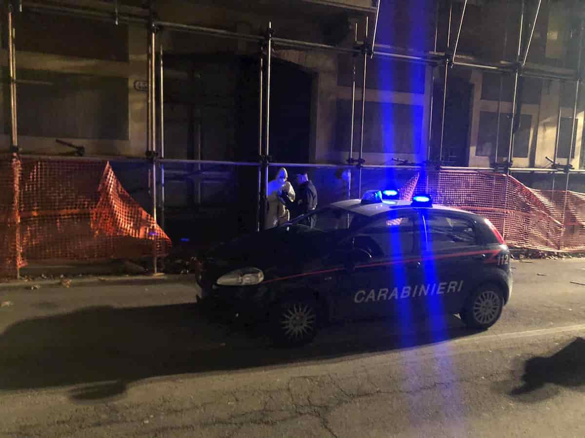 Asti, incendio in centro in un palazzo in ristrutturazione: morto un senzatetto marocchino
