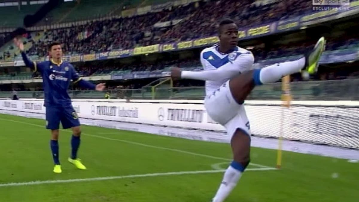 Balotelli, per i cori razzisti a Verona c'è solo un indagato. Ed è siciliano