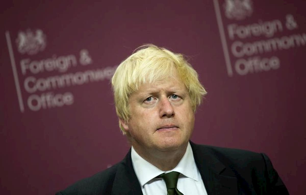 Non dite a Boris Johnson che negli ospedali inglesi i bimbi dormono per terra