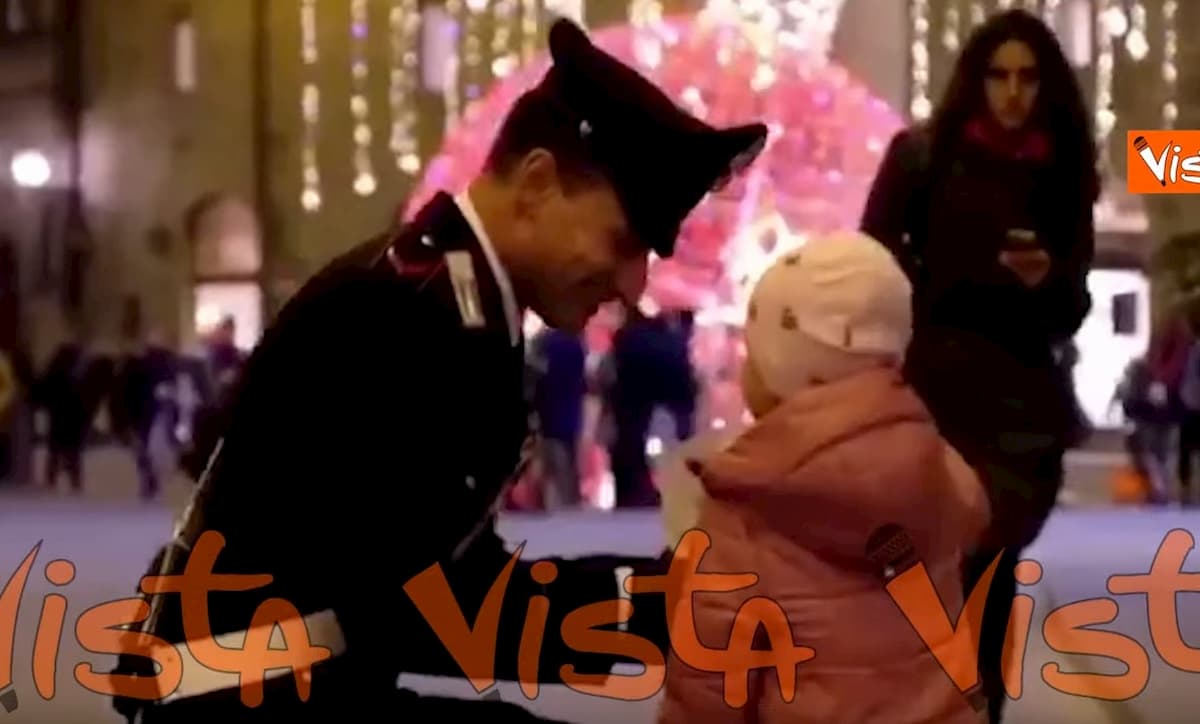 Natale, gli auguri di buone feste dall'Arma dei Carabinieri VIDEO