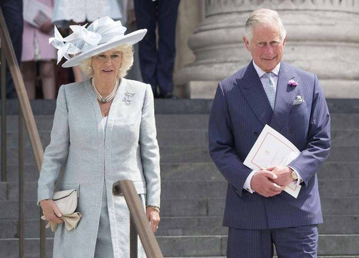 Carlo e Camilla stanno per divorziare? "Lei vuole 300 mln per non spifferare i segreti dei Windsor"