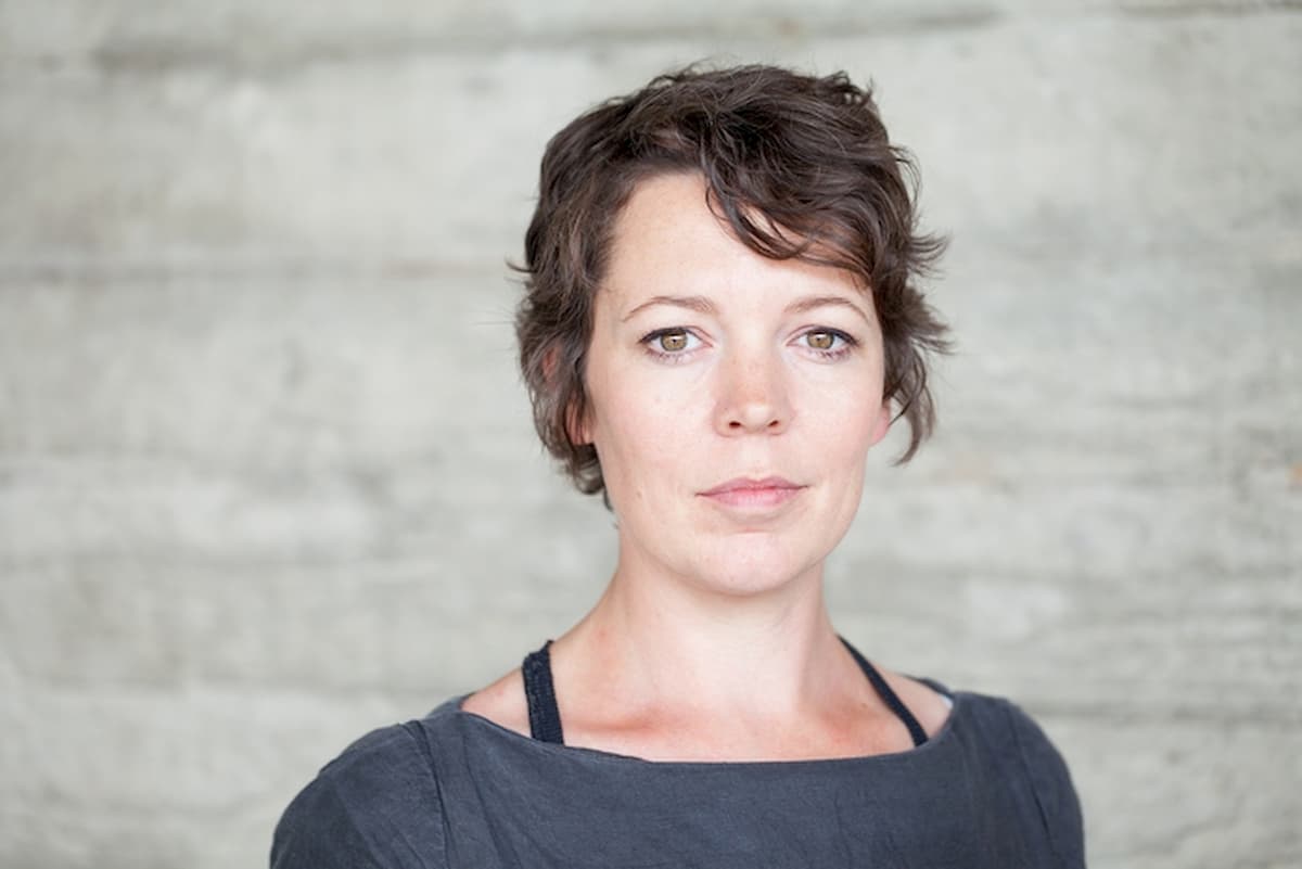 Olivia Colman in Landscapers, miniserie Sky-Hbo: la regina Elisabetta di The Crown diventa assassina