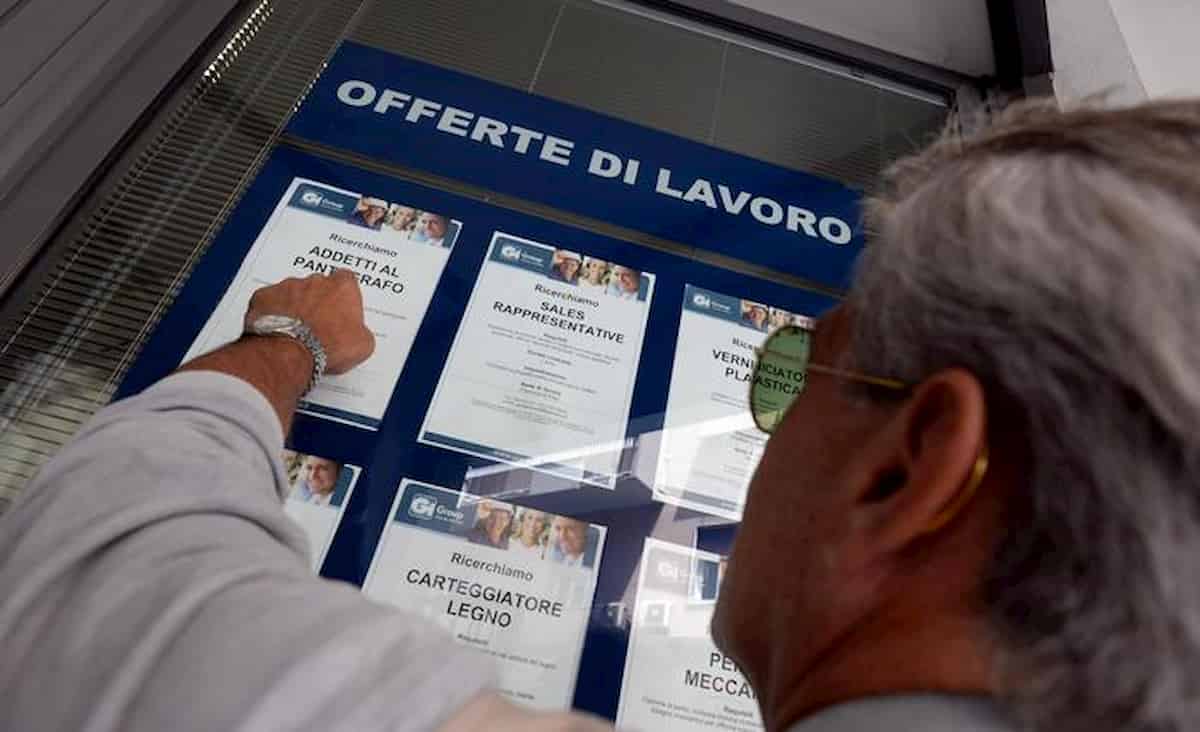 Roma: 1.086.000 persone lavorano, 1.179.000 non lavorano. Ma come fa?