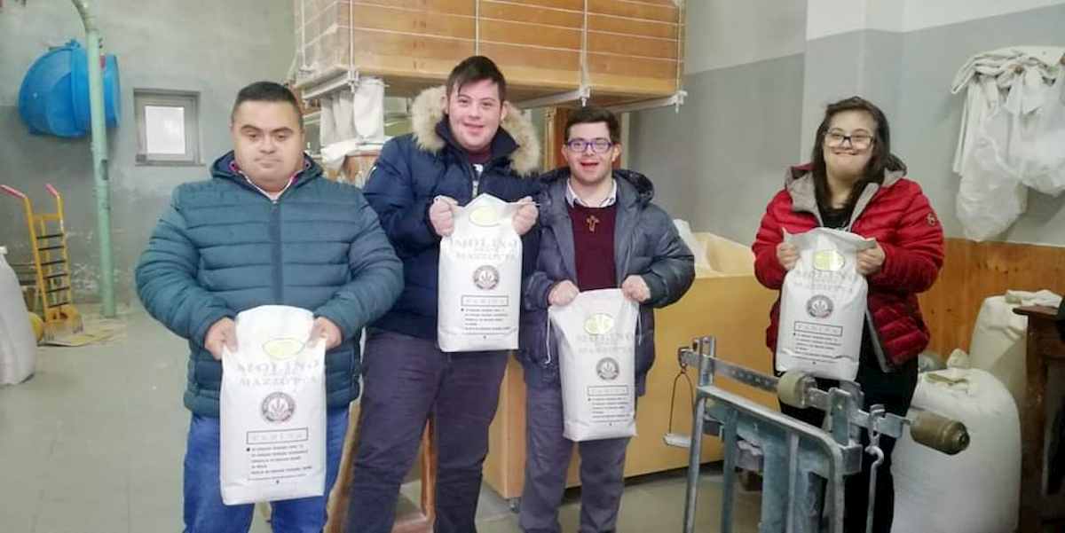 Filadelfia, famiglia insulta ragazzi Down in pizzeria: "Cenare con loro ci dà la nausea"