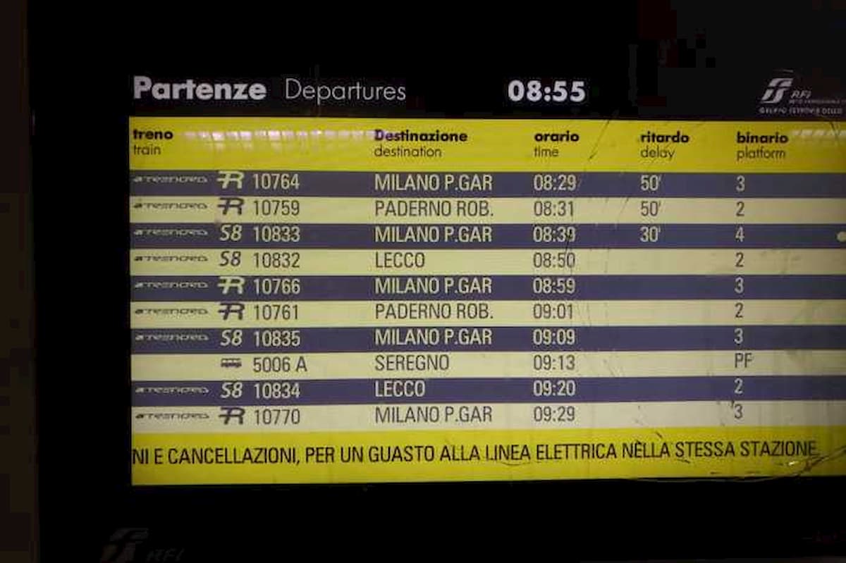 Milano, guasto alla stazione di Porta Garibaldi: treni cancellati o in ritardo