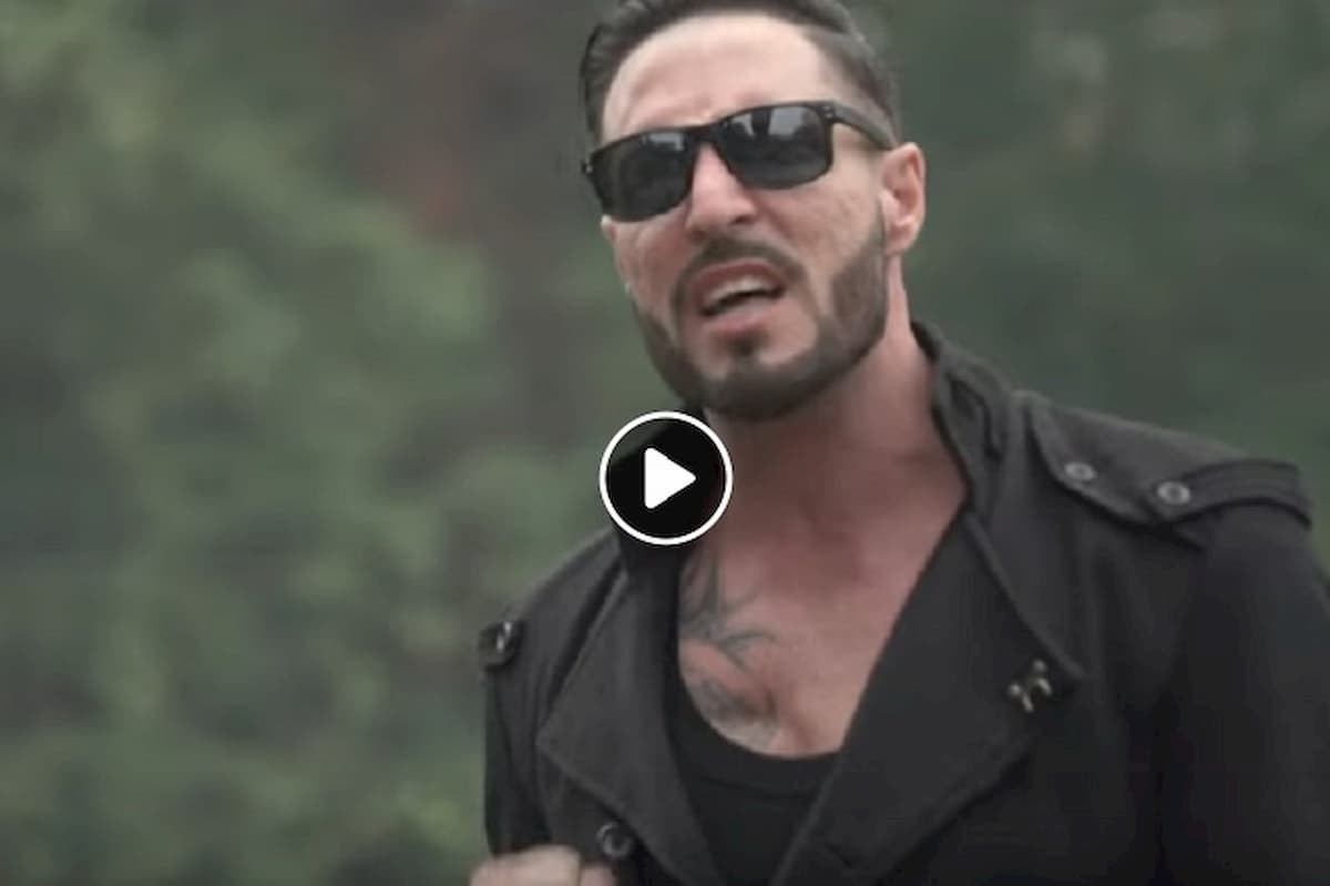 Giuliano Fildigrano, in arte Julius, lascia i set di film per adulti per fare il neomelodico