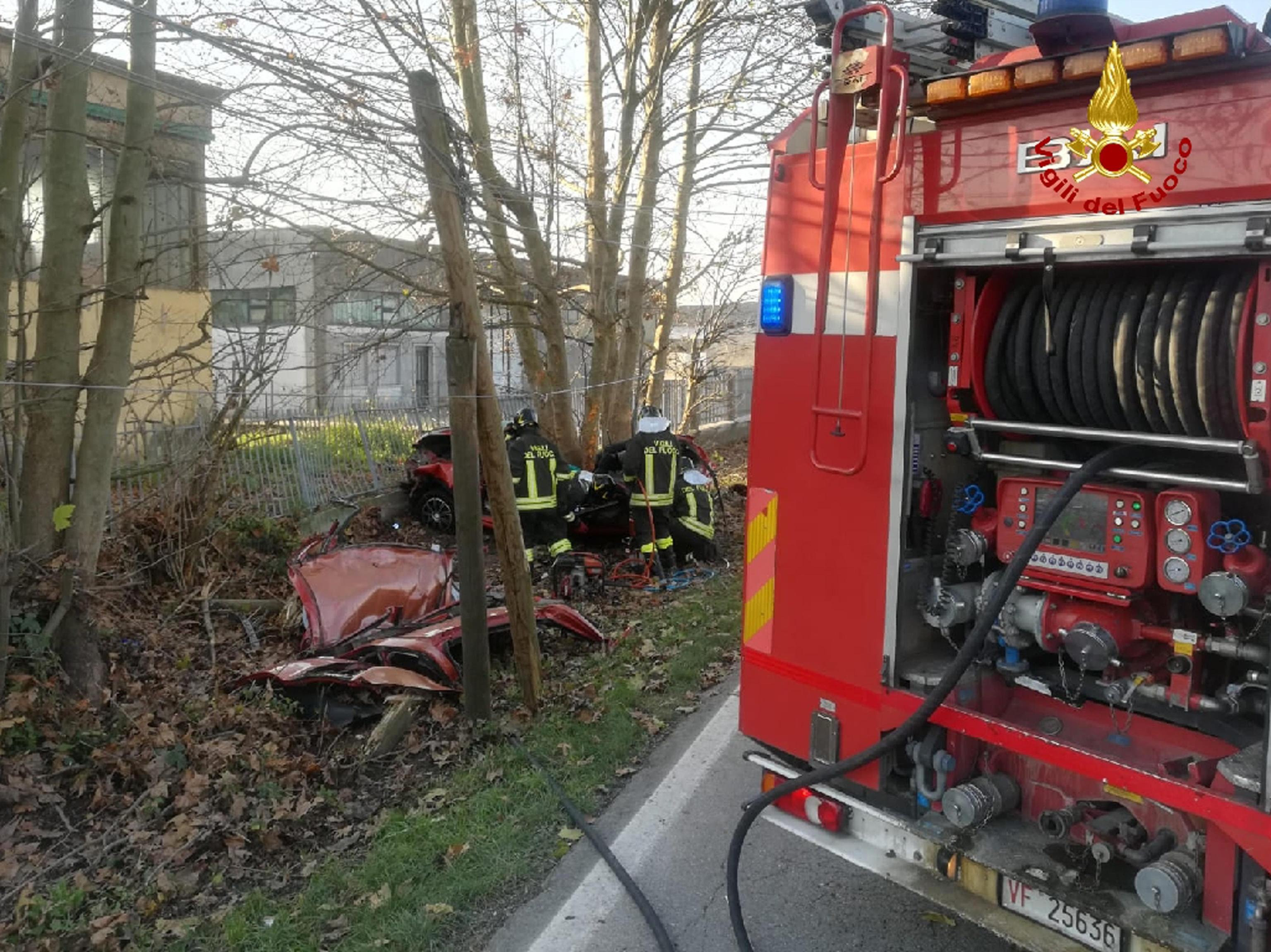 Bonavigo, auto contro albero e muro: morti tre giovanissimi