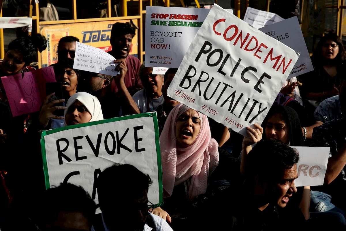 India, proteste contro la legge sulla cittadinanza che esclude i musulmani: 6 morti, centinaia di arresti