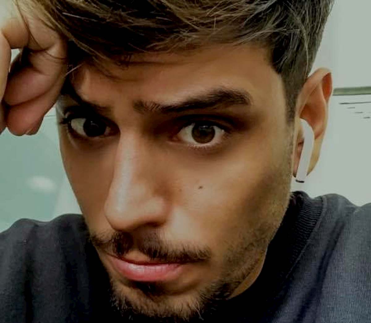 Uomini e Donne, Luigi Mastroianni in lutto: "Due miei amici sono morti a distanza di 8 ore"