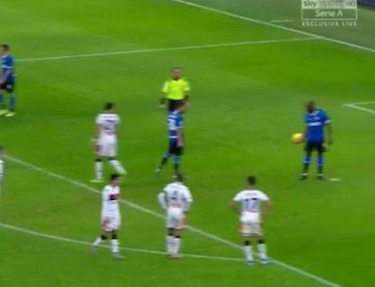 Inter-Genoa, Lukaku "Babbo Natale": regala a Esposito il rigore