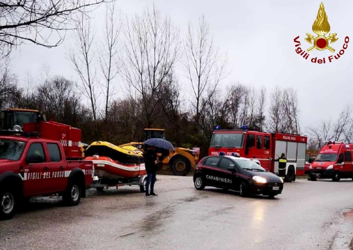 Maltempo fa due vittime, crolli e frane. Anche per domenica è allerta meteo