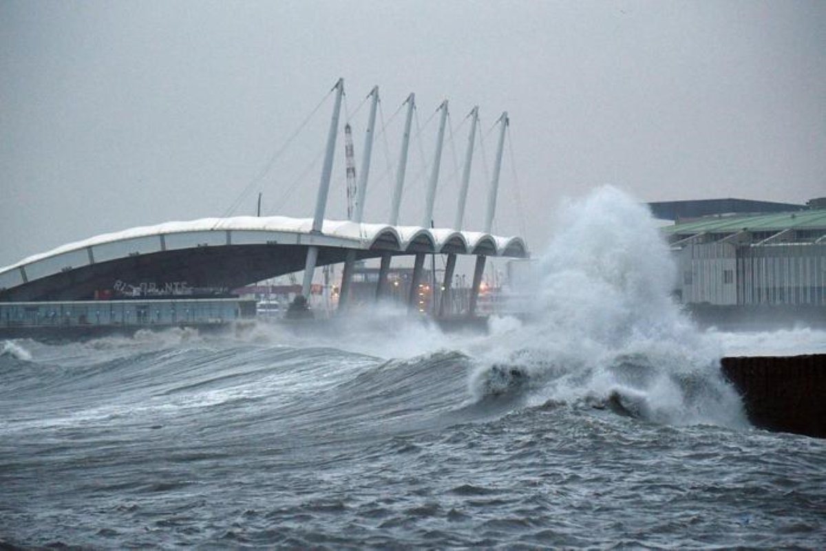 Liguria, allerta rossa maltempo: chiuse scuole, porti, tratto A6