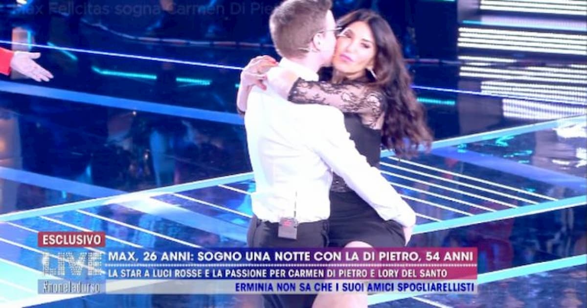 Max Felicitas sedotto e abbandonato da Carmen Di Pietro: "Dovevamo andare a cena ma lei..."