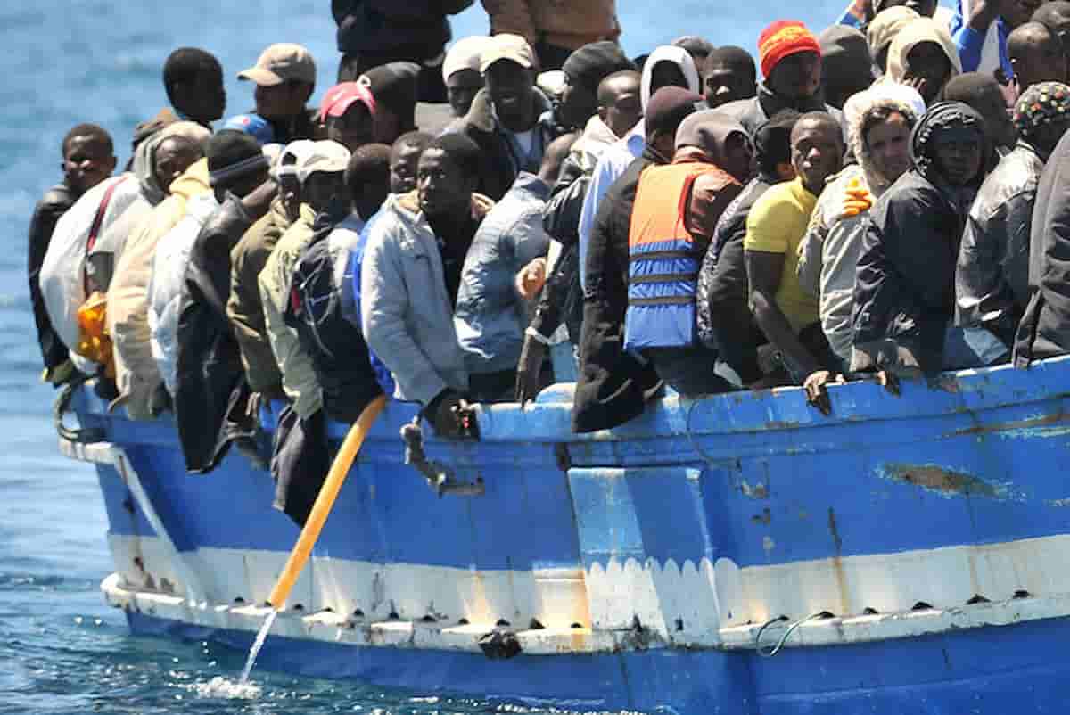 Migranti, redistribuiti in Europa 8 su 10 con Lamorgese