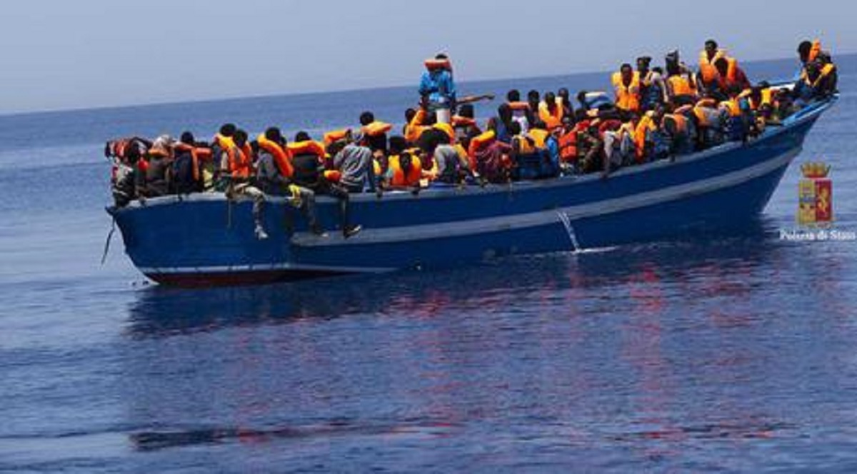 Migranti, naufragio Lampedusa: recuperati sette cadaveri in mare