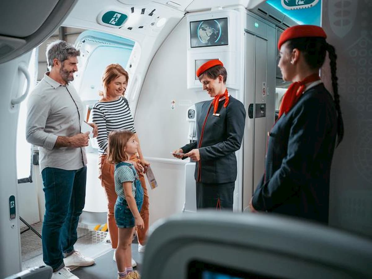 Alpitour cerca hostess e steward over 40: selezioni Neos Dream 40 il 13 gennaio