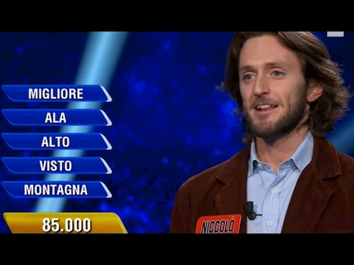 Niccolò Pagani, il prof de L'Eredità che non perdeva mai, in piazza con le "sardine