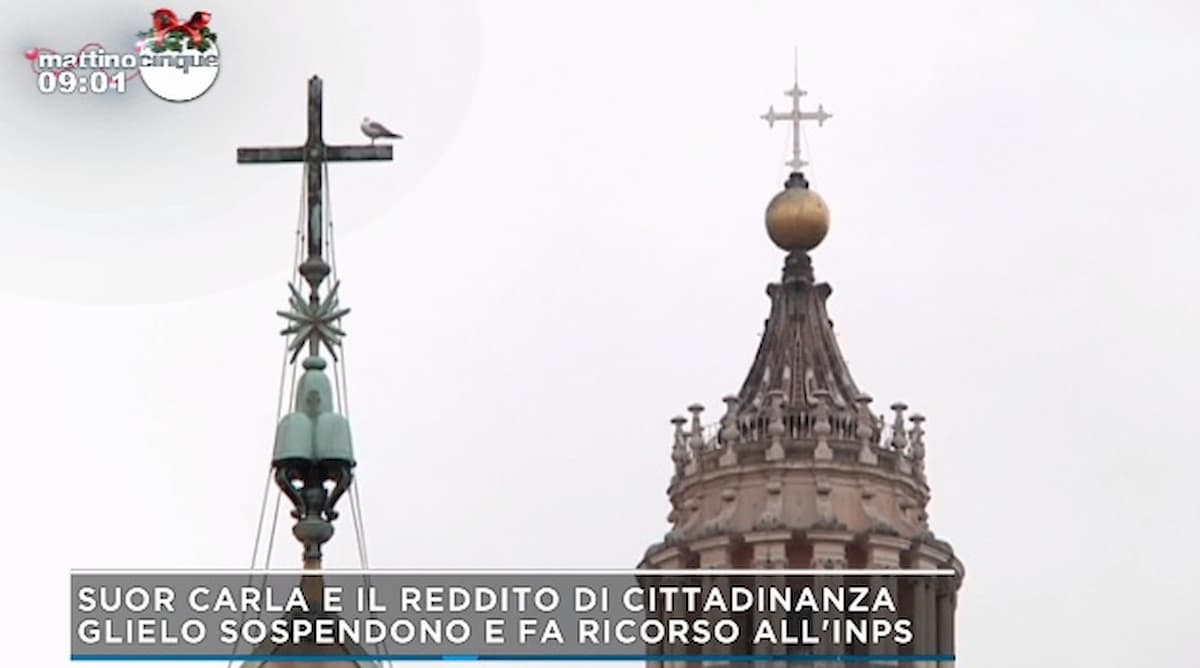 Suor Carla, stop al reddito di cittadinanza. Lei fa ricorso all'Inps: "Tolto perché ha famiglia benestante"