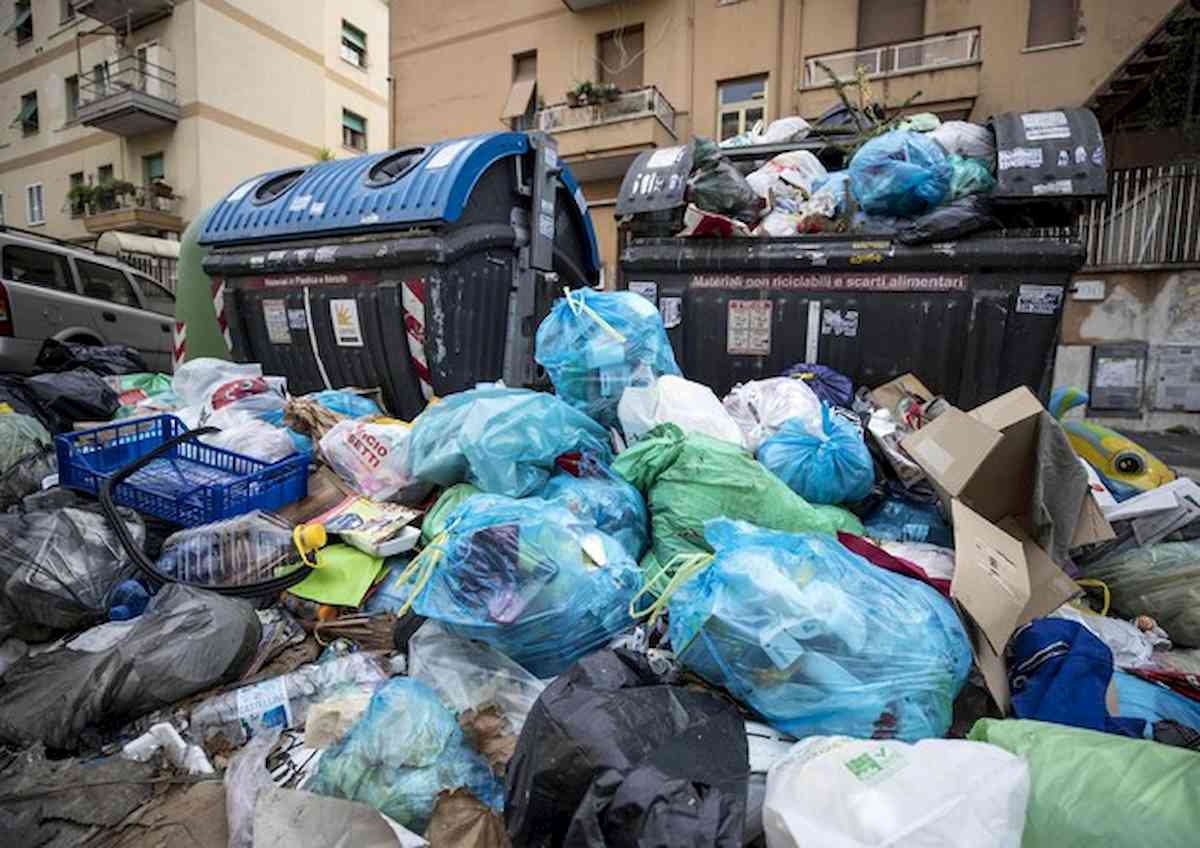 Rifiuti Roma, accordo Comune-Regione per nuova discarica. Ma per il sito ci vogliono 12-18 mesi