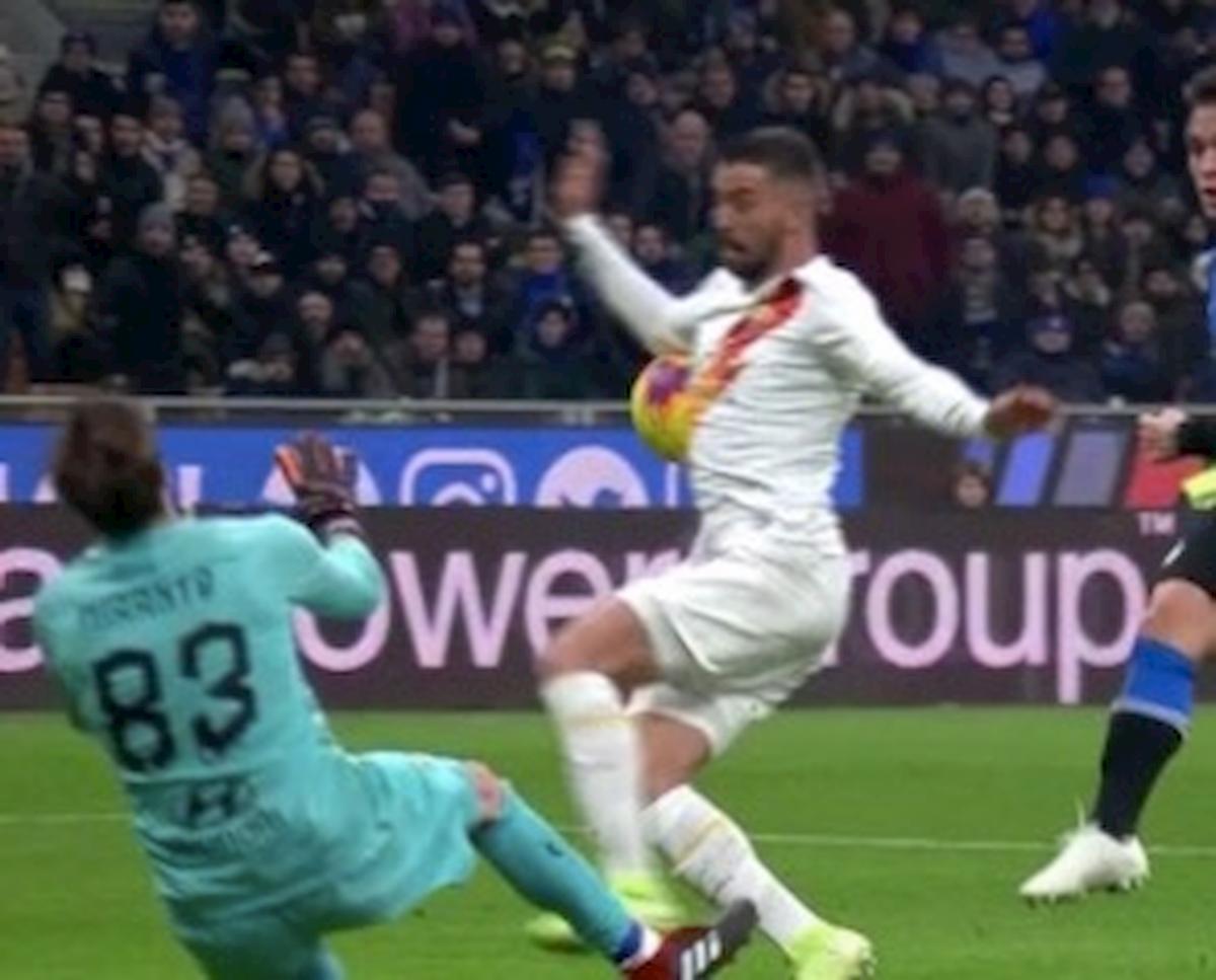 Inter-Roma, braccio di Spinazzola su tiro di Lautaro: ecco perché non è rigore