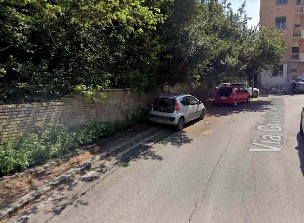 Roma, cede parte del muro di Villa Ada: chiusa via Pezzana a Parioli